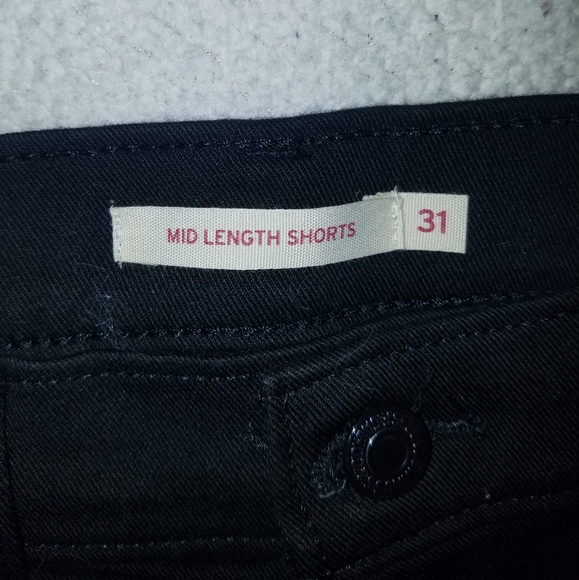 Levi's black denim shorts - Picture 3 of 7